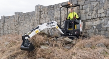 Мини экскаватор Bobcat E17z копает