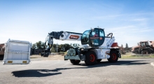 Телескопический погрузчик Bobcat TR60.250 вид спереди