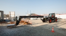 Телескопический погрузчик Bobcat T40.180SLP в движении
